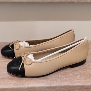 Elegant Beige and Black Women's Ballet Flats